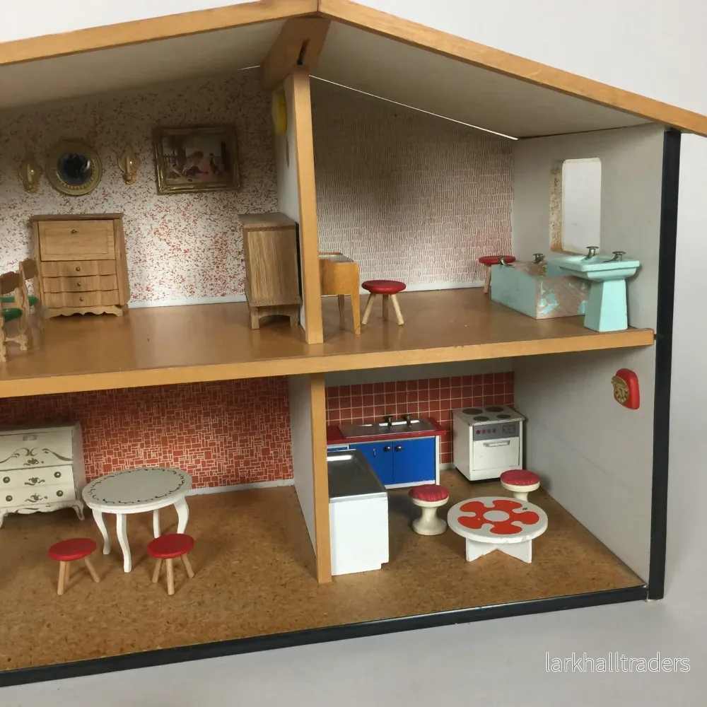 Dockskåp från Lundby med möbler - Bild 3
