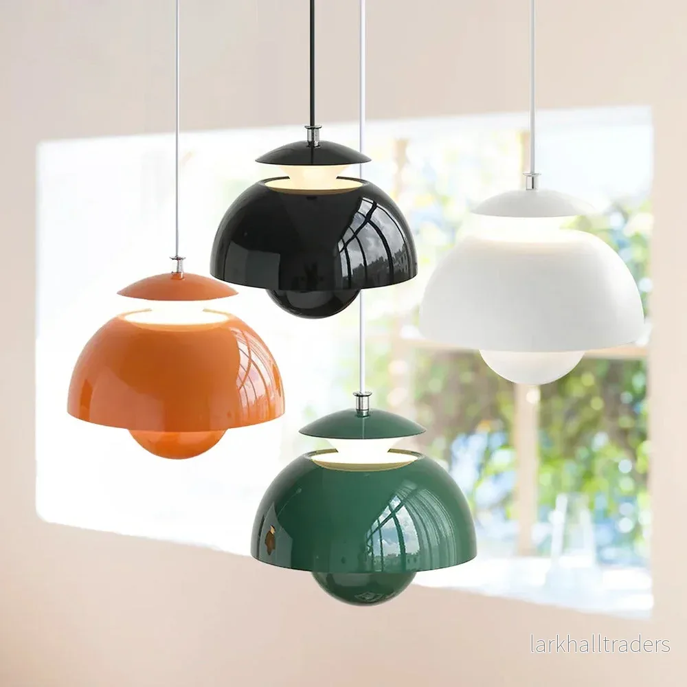 Floréal – Nordisk Metallpendellampa i Blomformad Retrodesign Floréal – Nordisk Metallpendellampa i Blomformad Retrodesign