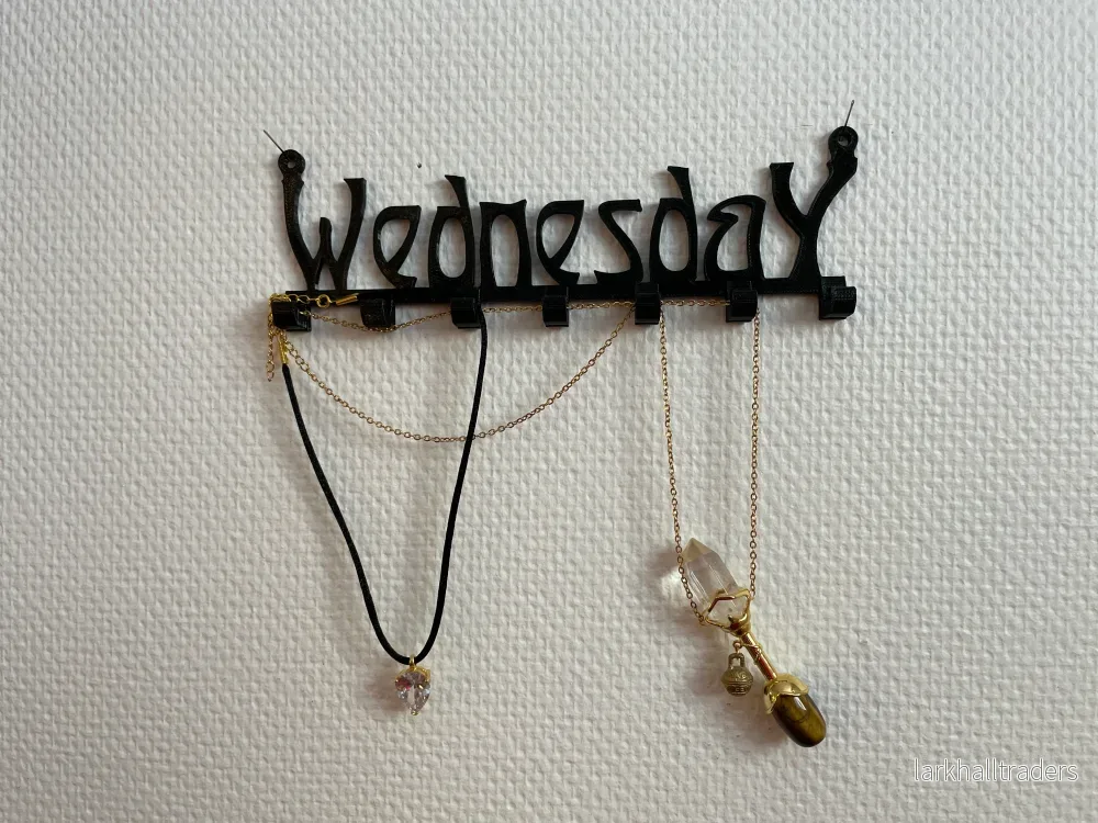 Nyckelkrok med ”Wednesday”-text - 7 krokar - Bild 2