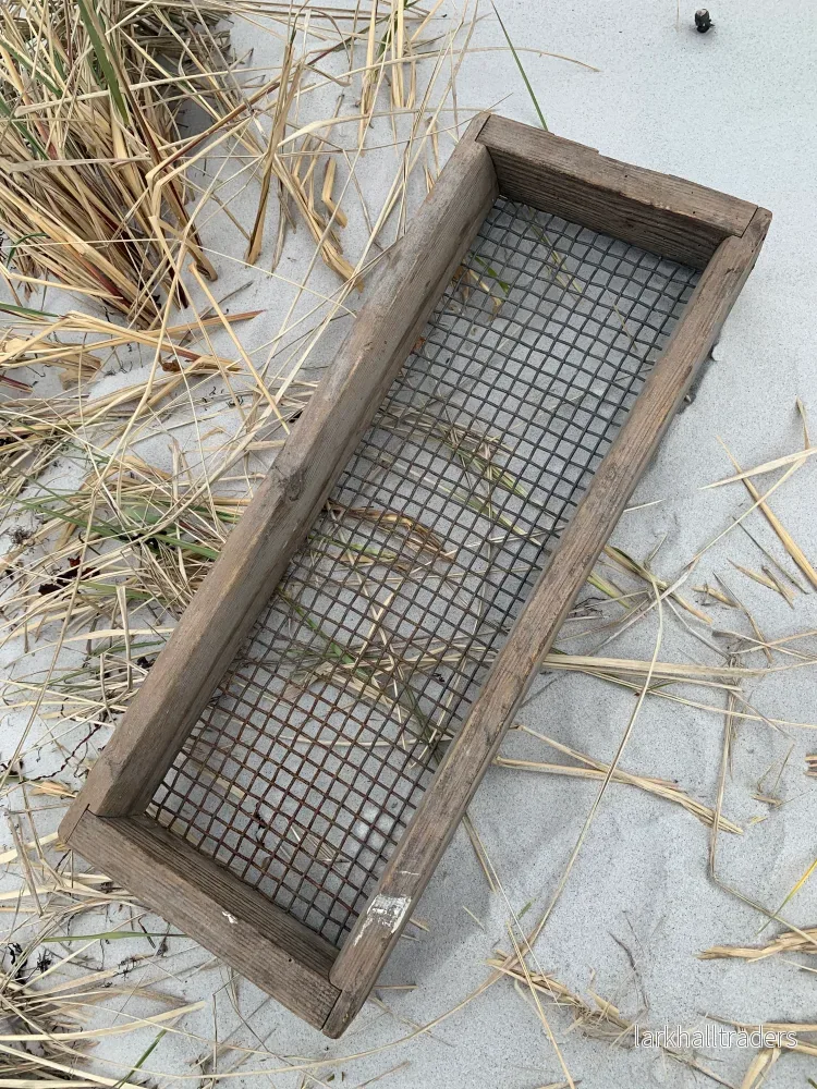 Löklåda med trådbotten Löklåda med trådbotten