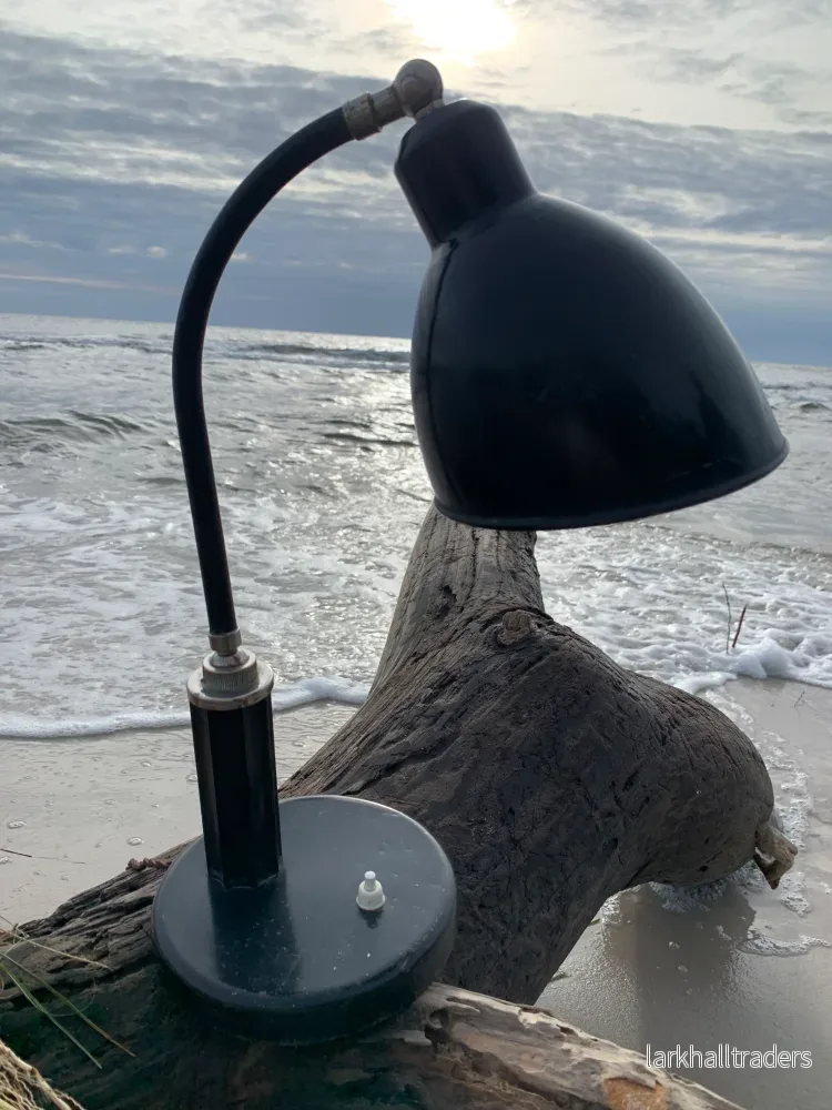 Molitor-lampa designad av Christian Dell