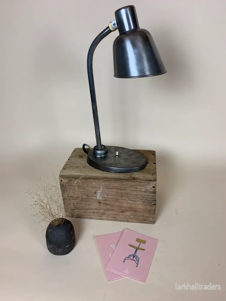 Lampa designad av Christian Dell för Bünte och Remmler