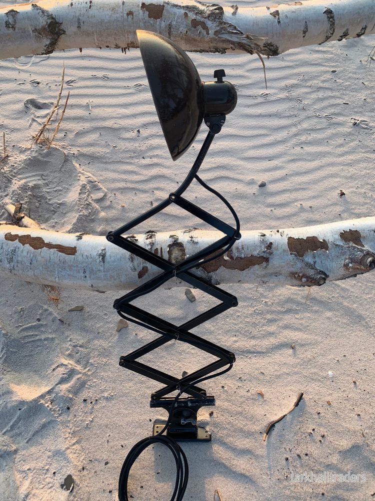 Kaiser Idell 6614 – Svart saxlampa