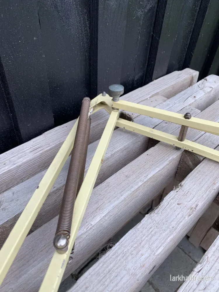 Vacker gammal Luxo lampa med roliga detaljer - Bild 3