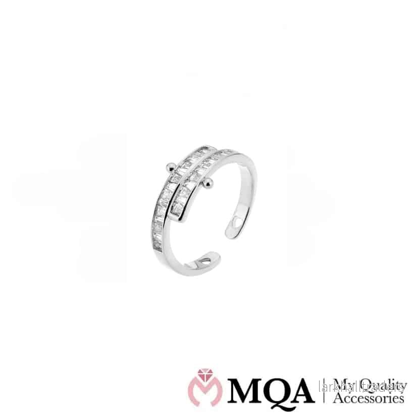 Ring, silverfärgade med glasstenar Ring, silverfärgade med glasstenar