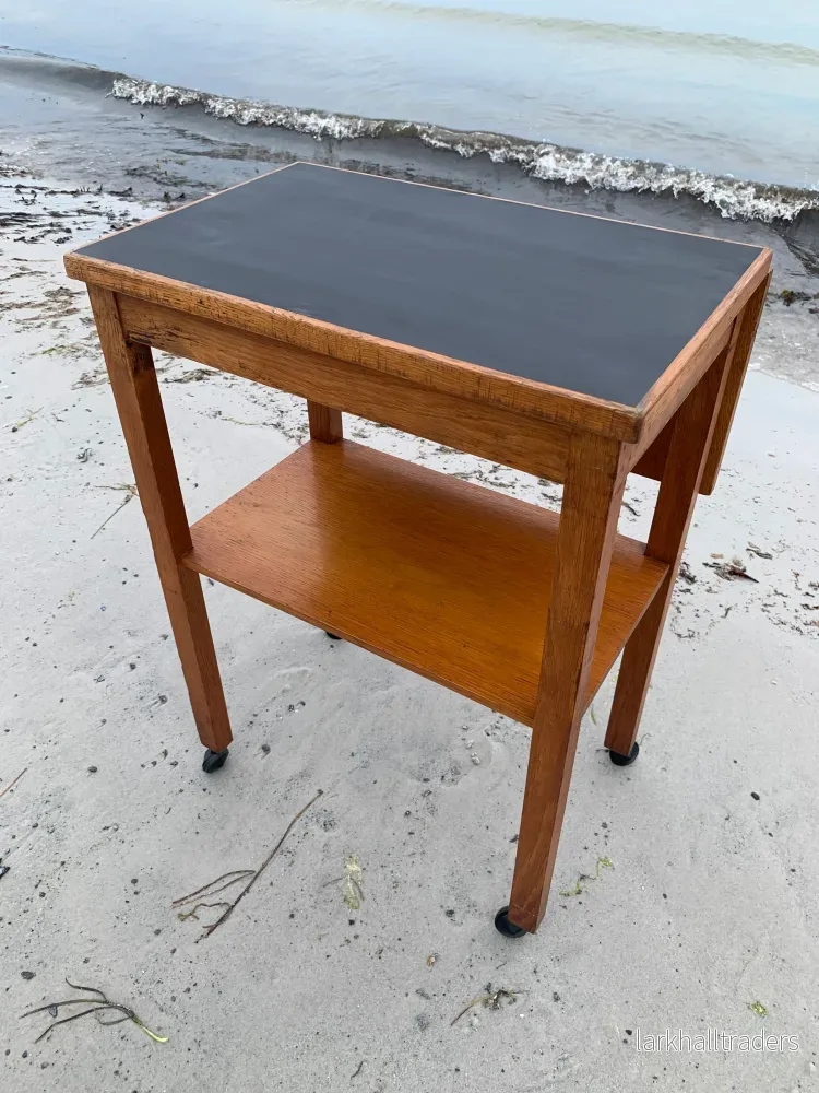 Klapbord med hjul og mange detaljer - Bild 3