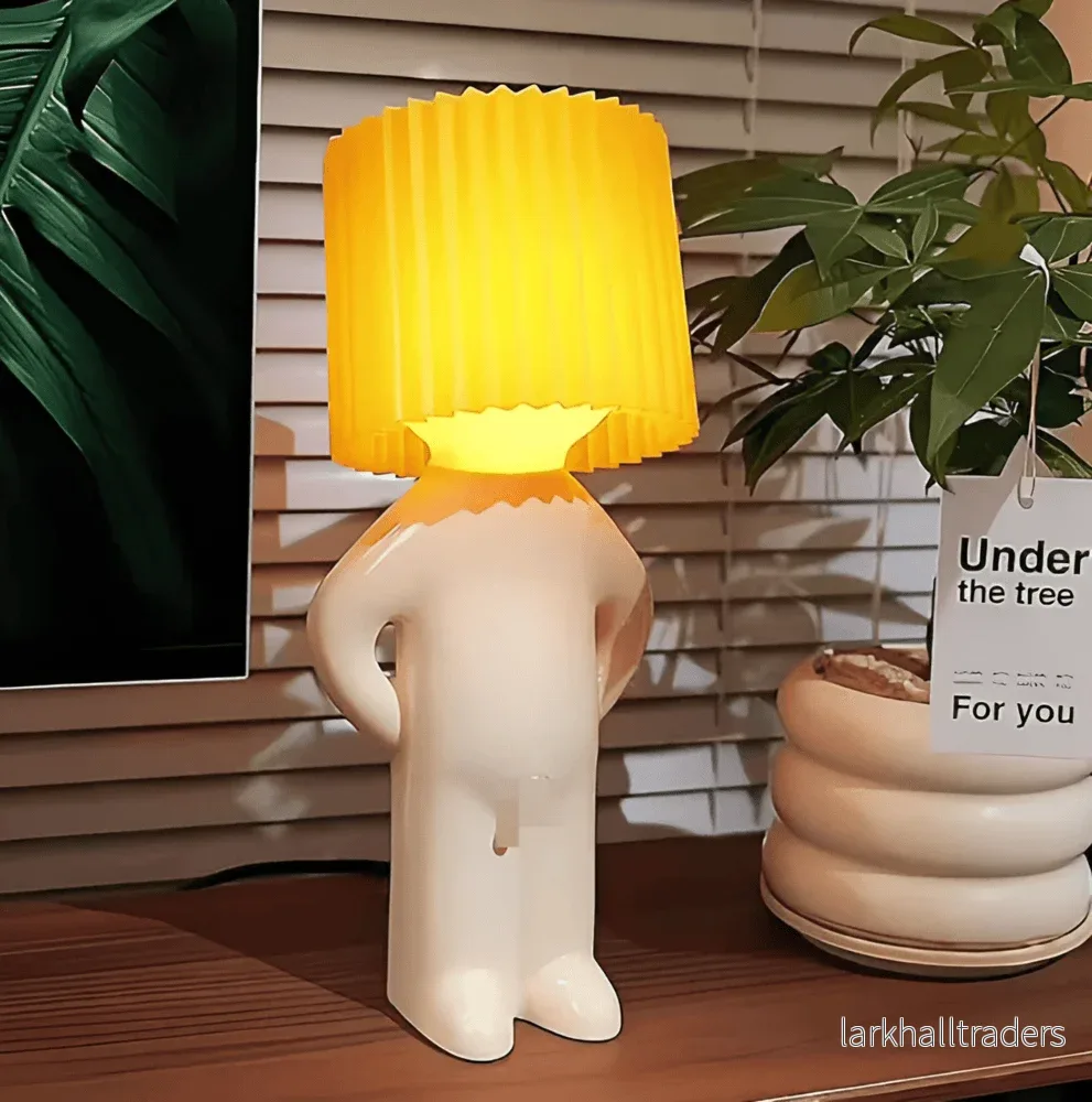 LumoPojke Bordslampa – Kreativ LED-Lampa med Blyg Figurdesign LumoPojke Bordslampa – Kreativ LED-Lampa med Blyg Figurdesign