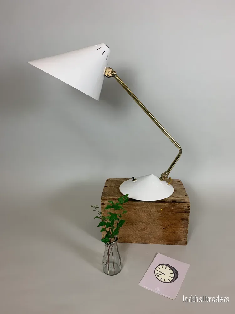 Hala bordslampa - Vit och mässing