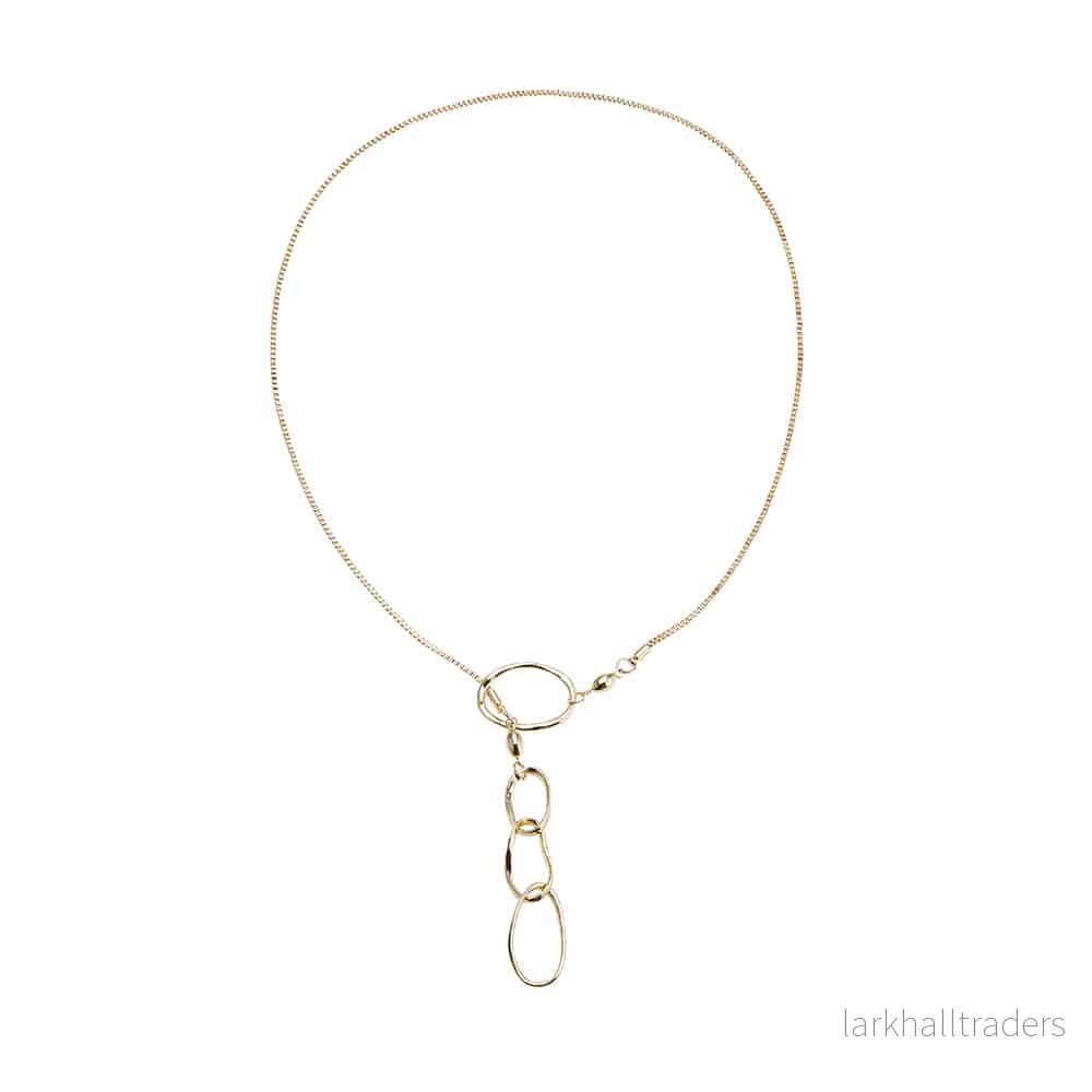 Halsband med ringar som hängen