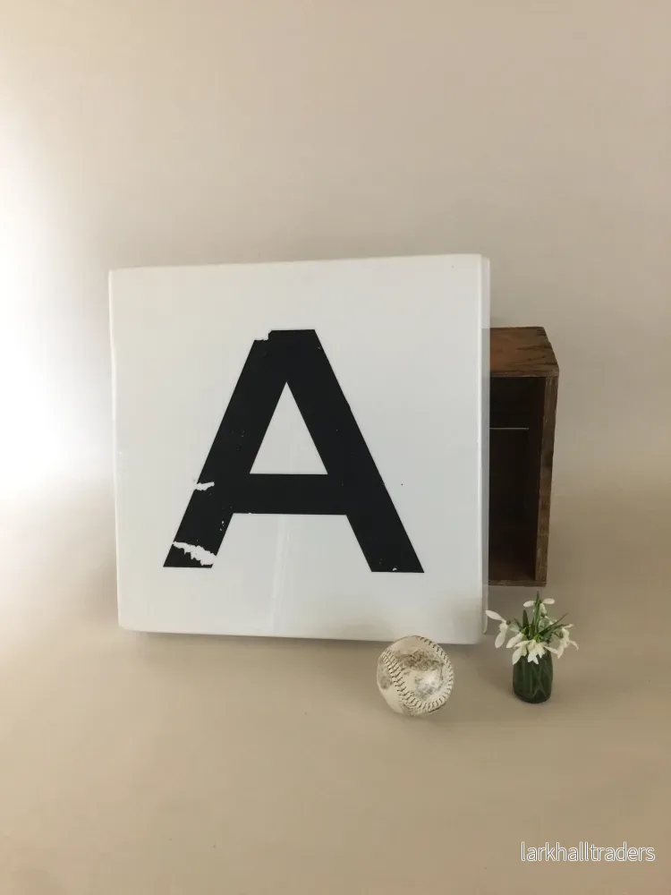 Fasadbrev från en mynttvätt på Amager