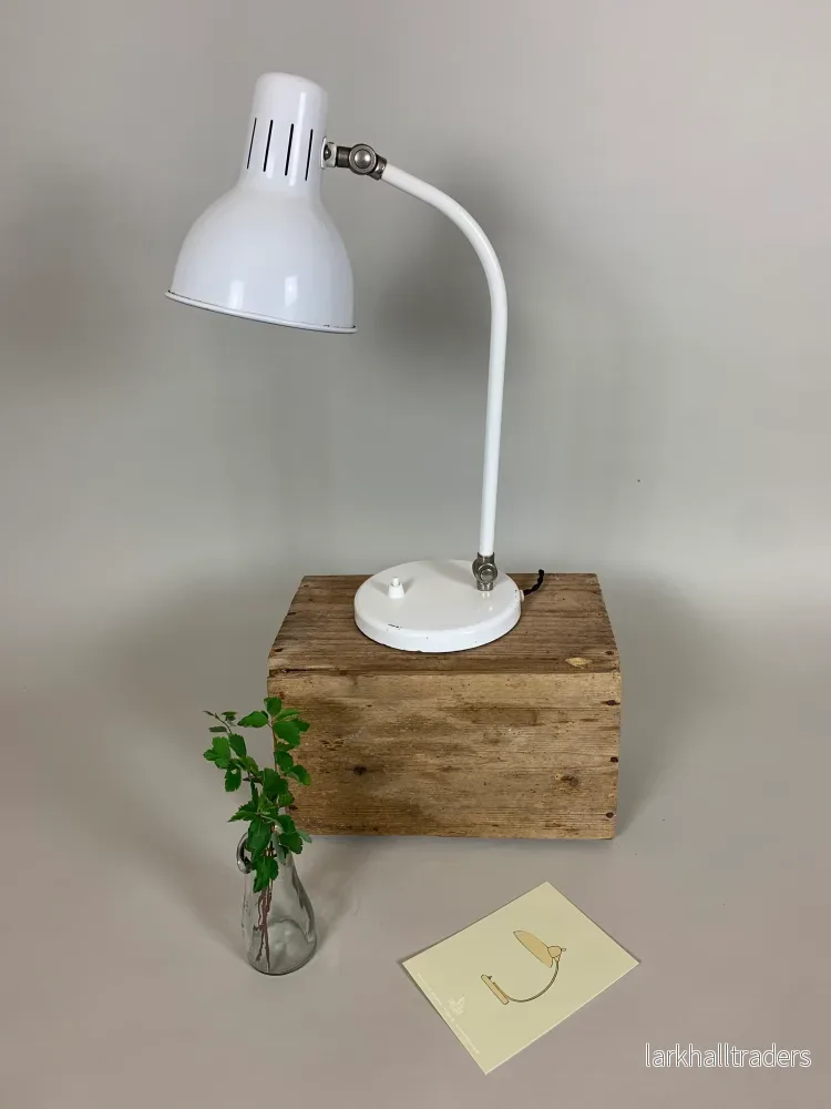 Vintage lampa – Vit