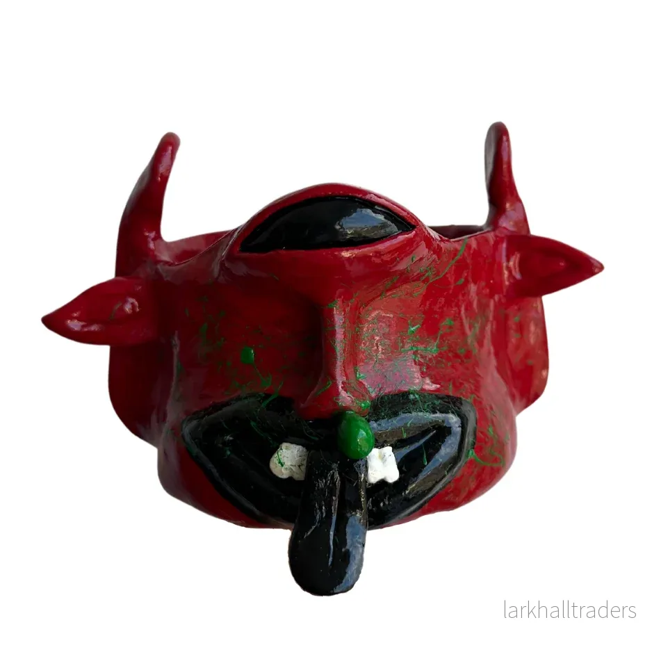 Shy Lucifer - Bild 3