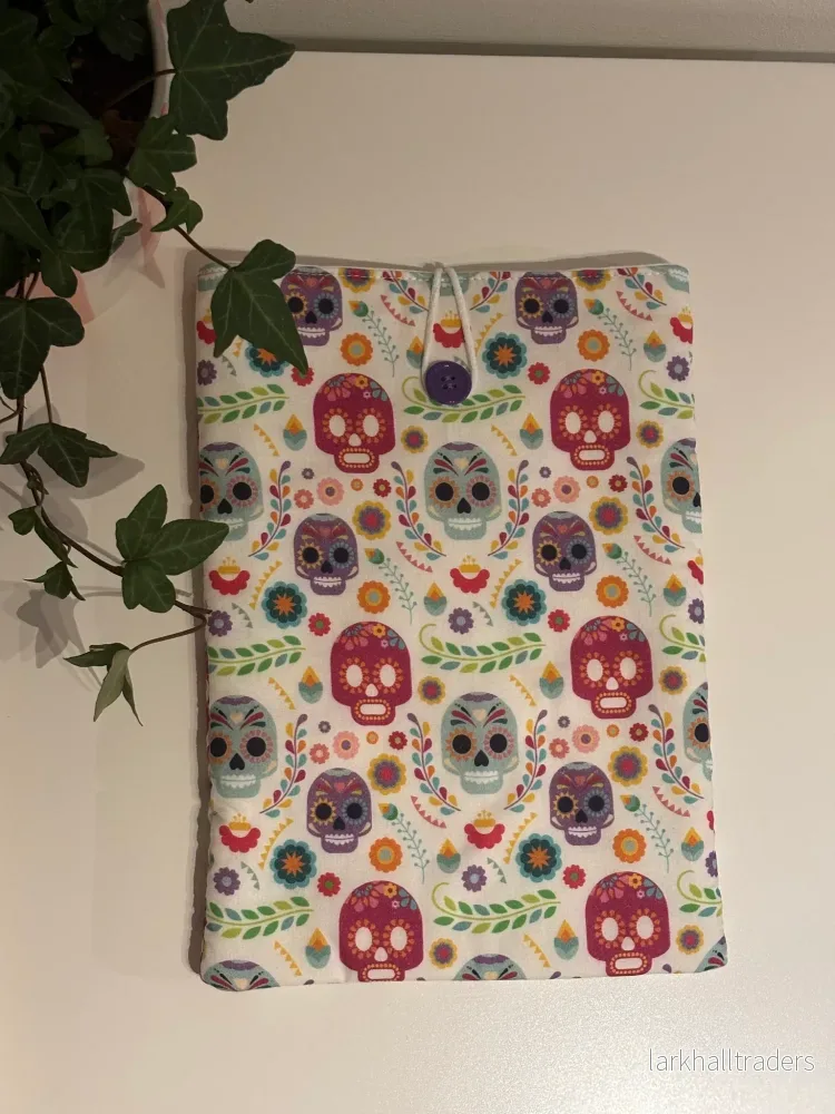 Book Sleeve White Skull Large Book Sleeve White Skull Large