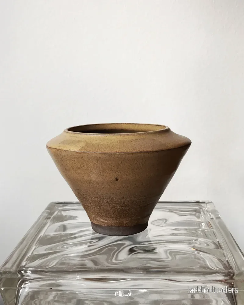 angular vas - warm beige - handgjord keramik