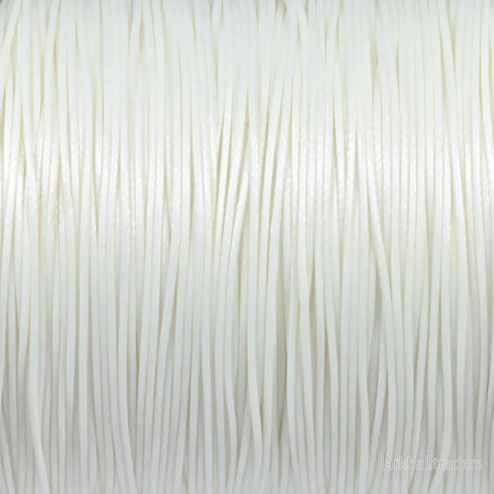 Vaxat polyestersnöre, vit, 0,6mm, 10m Vaxat polyestersnöre, vit, 0,6mm, 10m