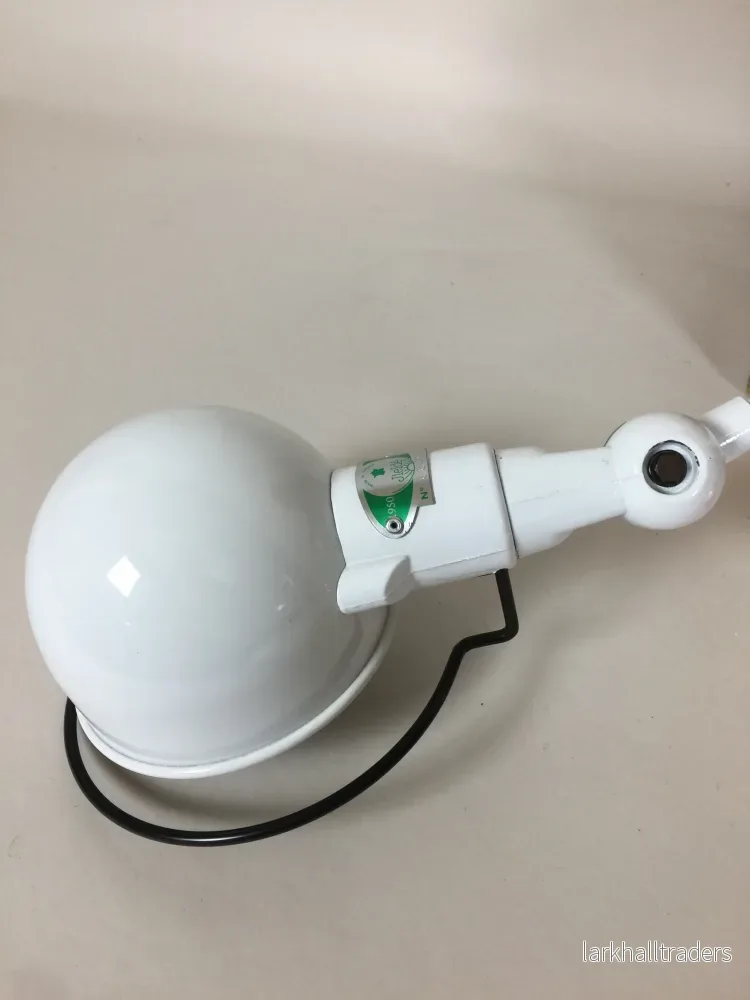 Fin liten Jieldé lampa i vitt med strömbrytare - Bild 2
