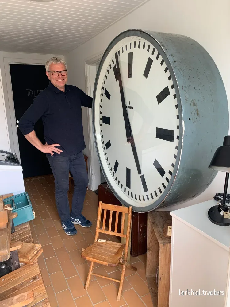 Väldigt stor fabriksklocka för dig som älskar unika saker - Bild 2