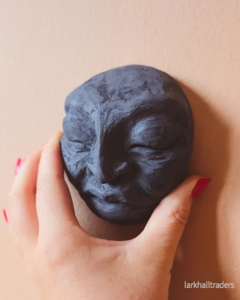 Astrid väggskulptur