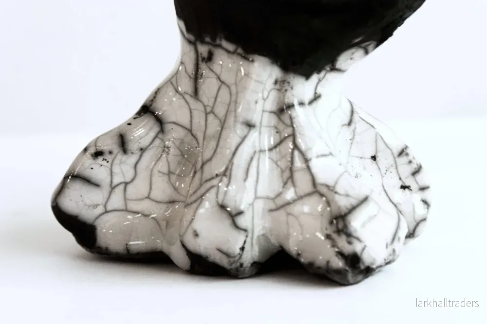 Handgjord raku skulptur: Uncanny Granny - Bild 3