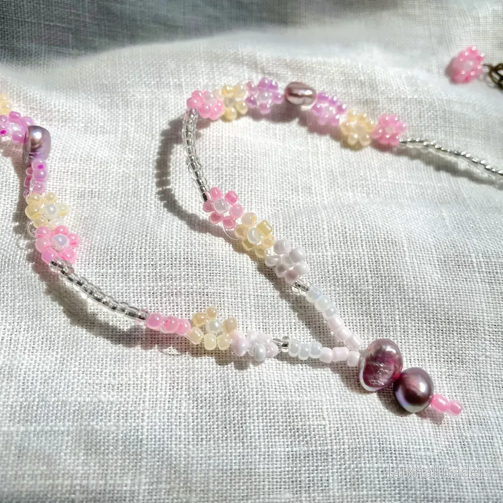 Pärlhalsband – Prästkragar & Pärlor Pärlhalsband – Prästkragar & Pärlor