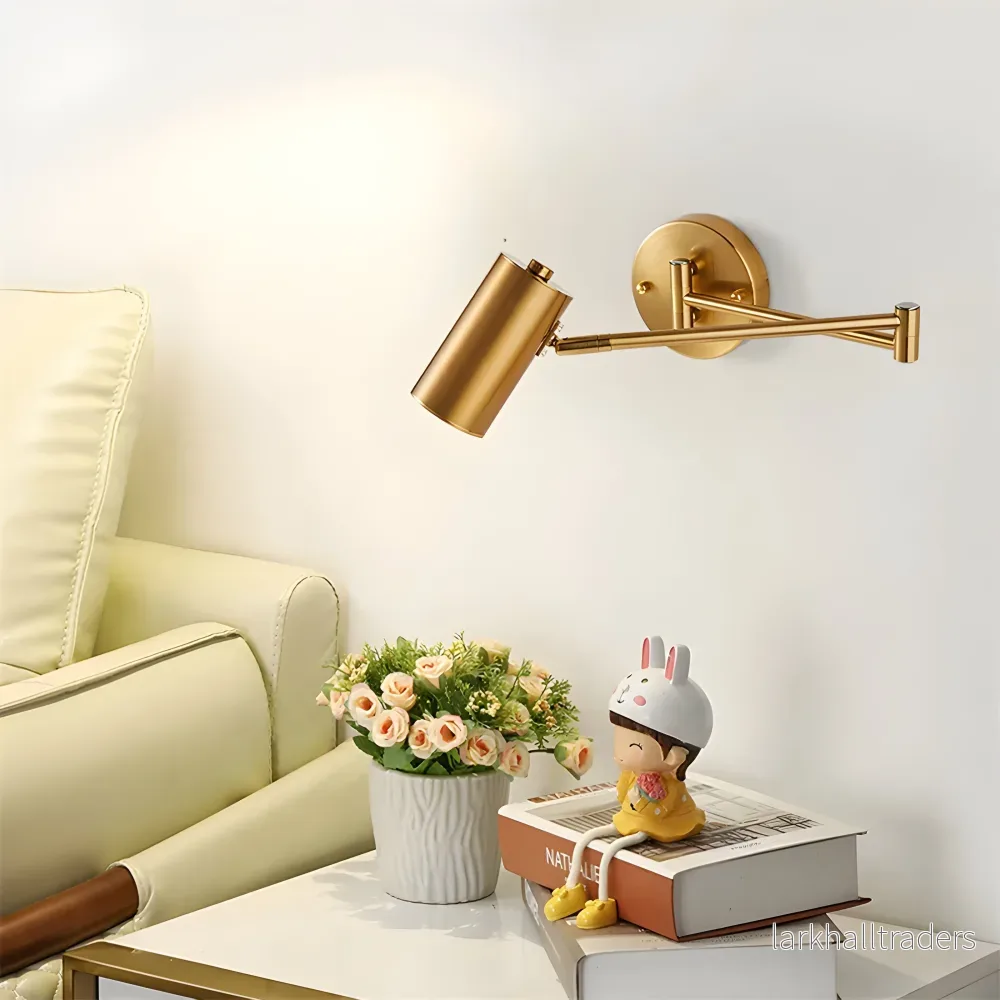 FlexaLume – Justerbar Vägglampa i Guld & Svart för Sovrum och Läsning FlexaLume – Justerbar Vägglampa i Guld & Svart för Sovrum och Läsning