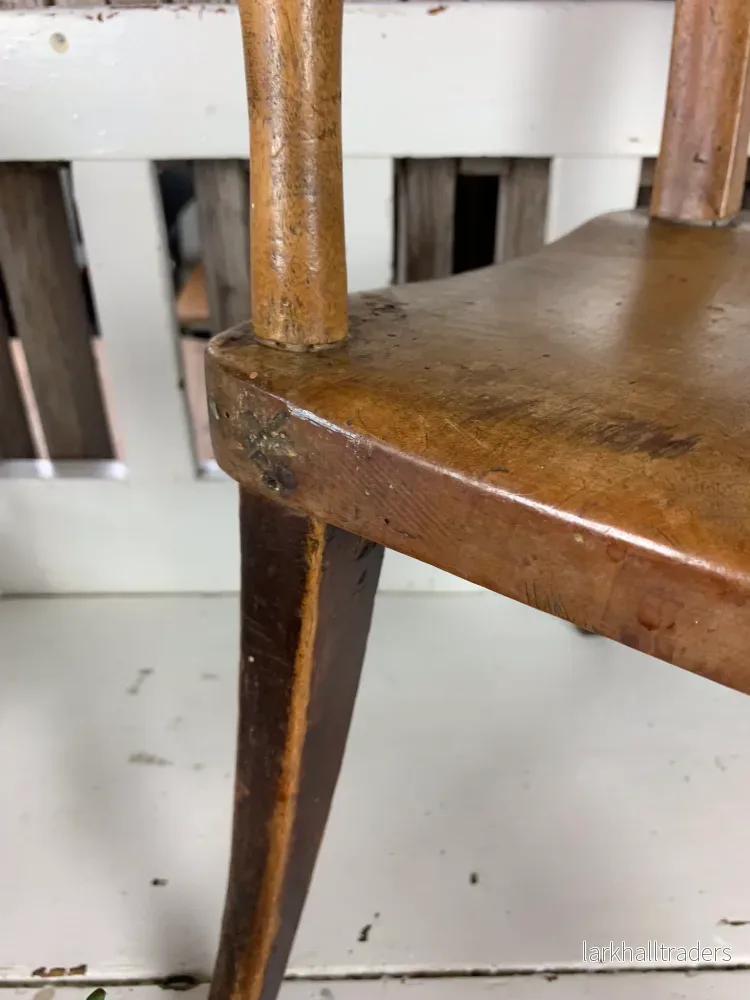 Mycket gammal barnstol med vacker patina - Bild 3