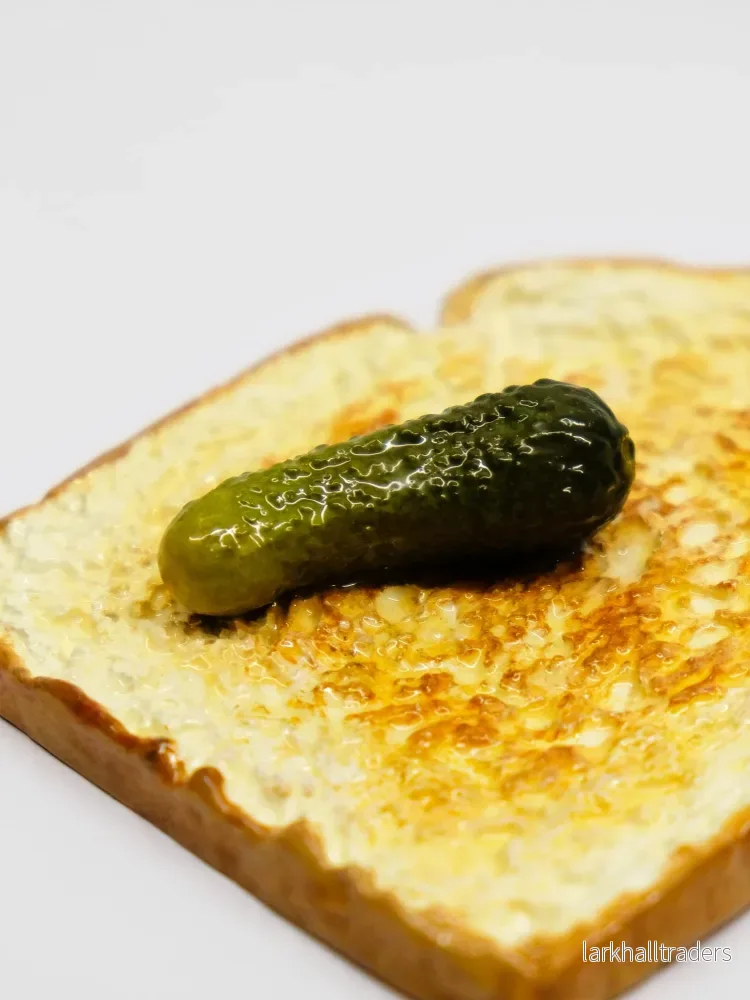LA TARTINE AU CORNICHON Väggskulptur - Bild 2