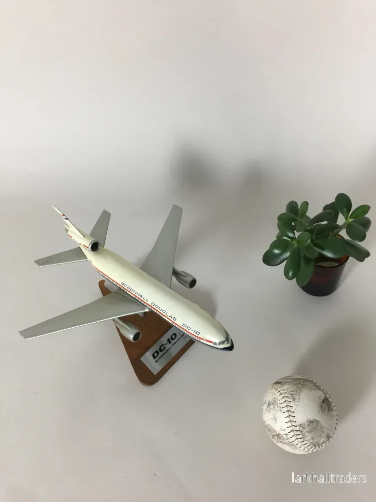 Djärv och dekorativ vintage modellflygplan - Bild 3