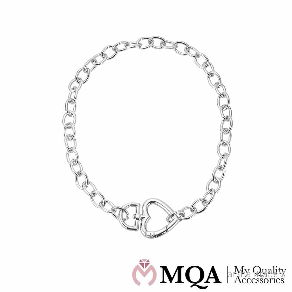 Halsband silverfärgat, brett, vackert silverfärgat hjärta Halsband silverfärgat, brett, vackert silverfärgat hjärta