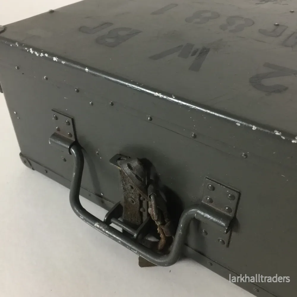 Rå och läcker militärlåda - Bild 3
