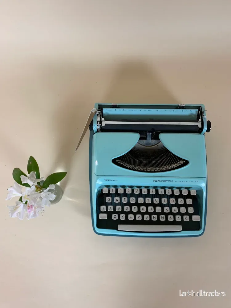 Skrivmaskin i ljusblått från Remington