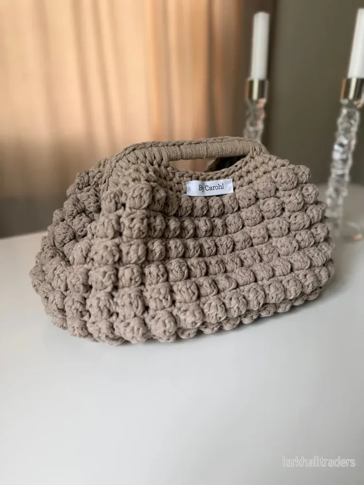 Virkad väska med spänne - beige Bubbliga - Bild 3