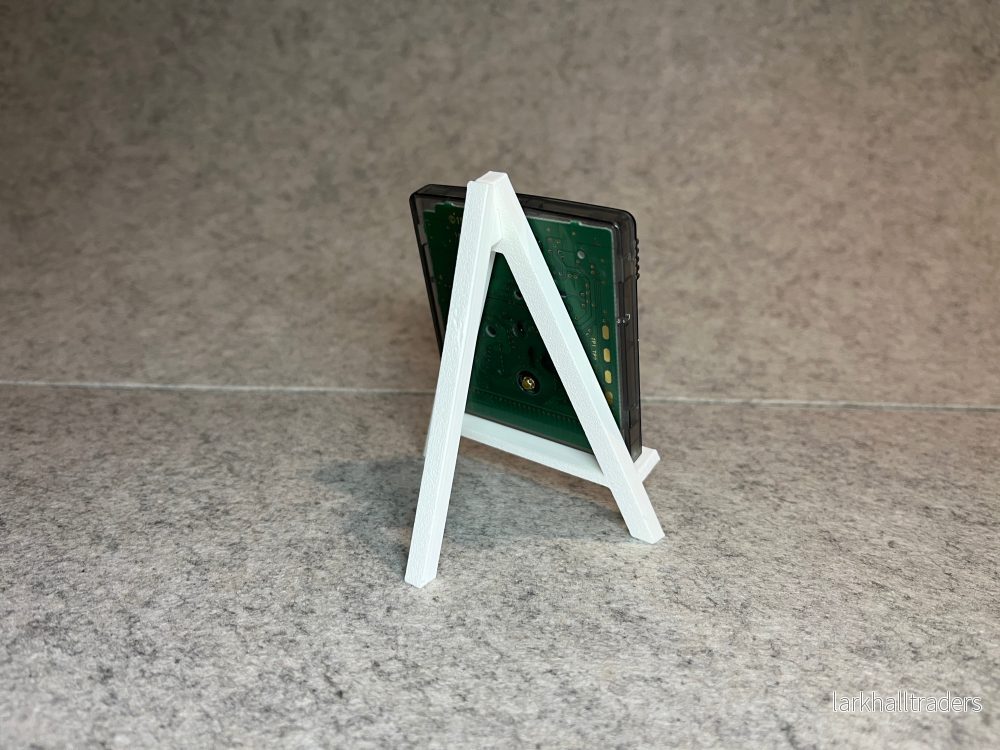 Displayställ (easel) för ett GameBoy spel - enkelt visningsställ - Bild 2