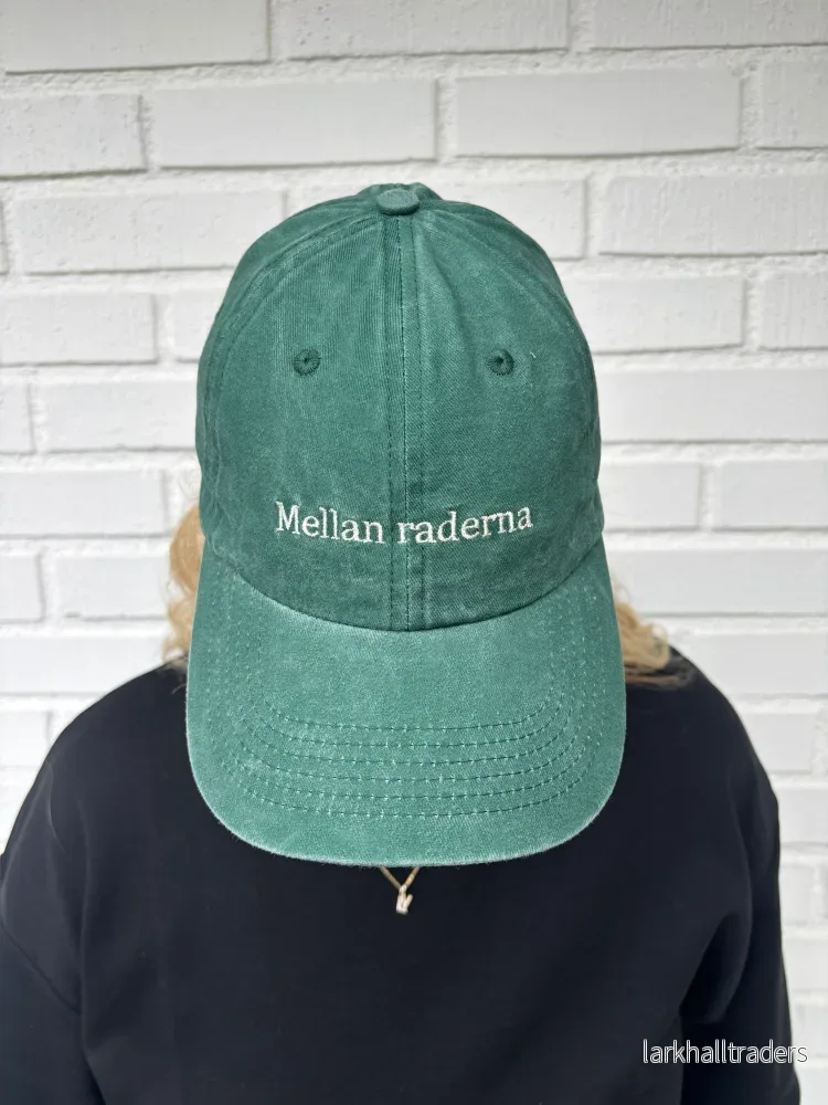 Keps – Mellan raderna