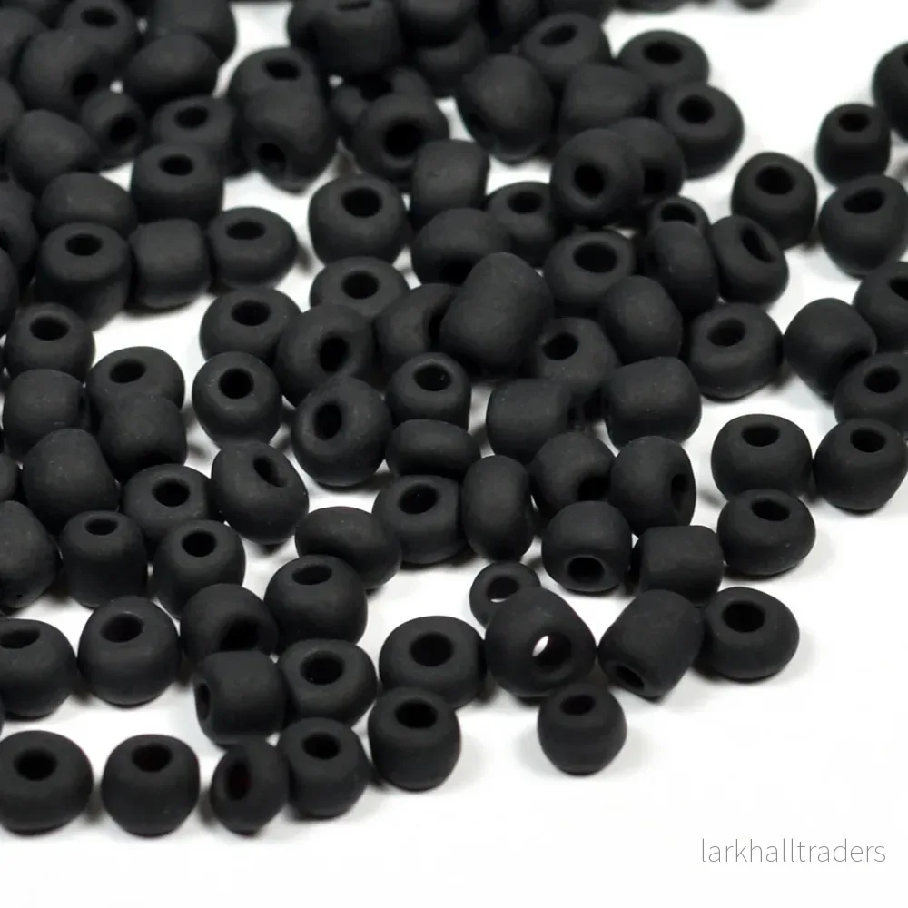 Seed Beads, 4mm, frostad mattsvart Seed Beads, 4mm, frostad mattsvart