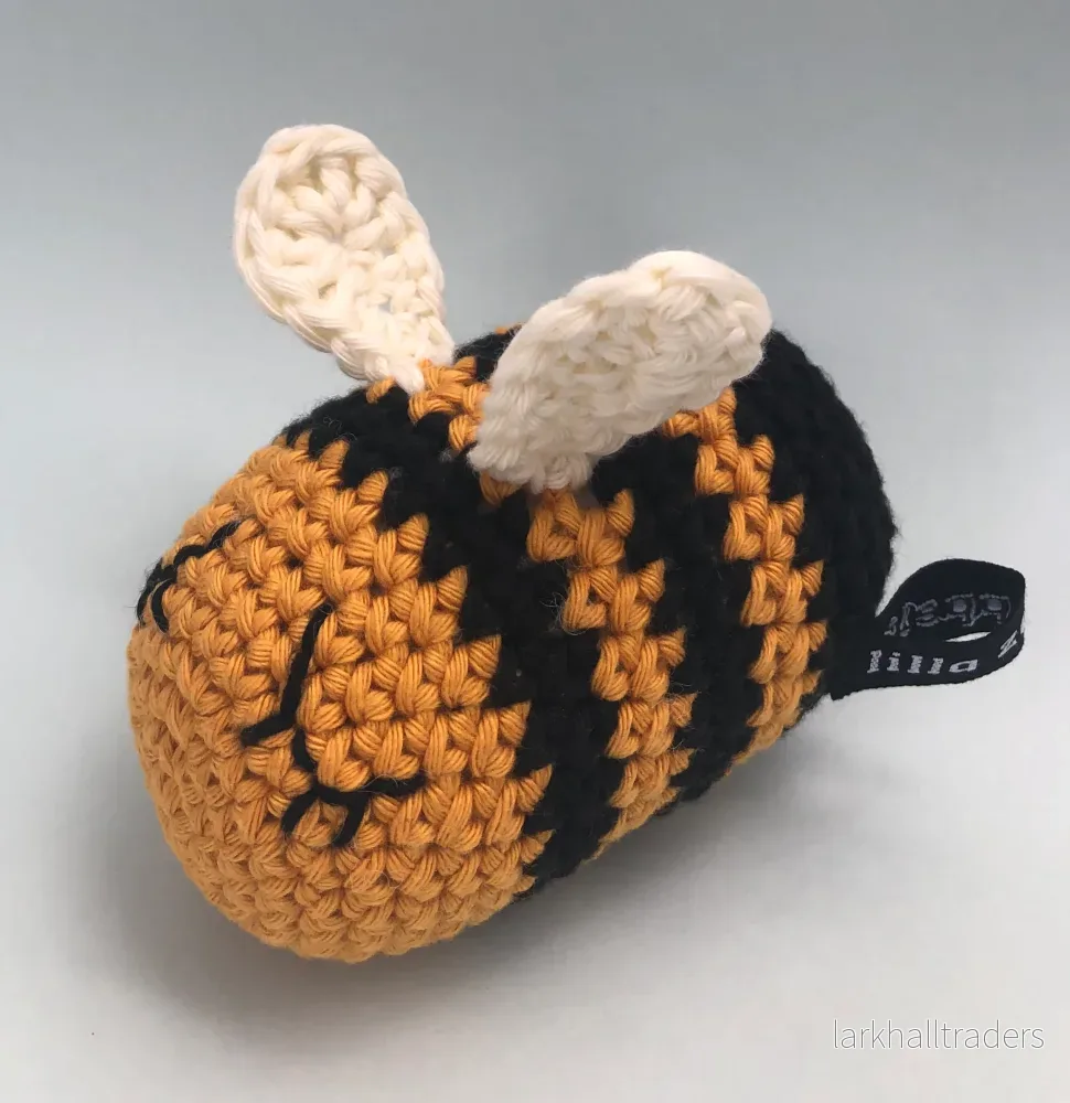 Bodil the sleepy Bee - Crochet Gosedjur - Bild 2