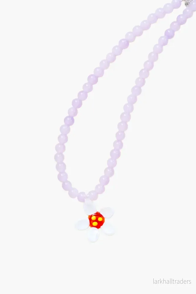 Vit Blomma och Lila Pärlor Halsband Vit Blomma och Lila Pärlor Halsband