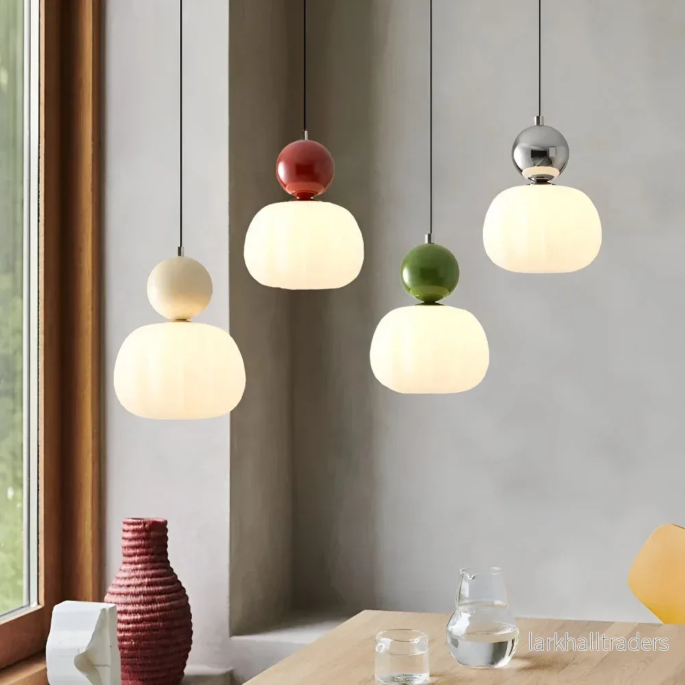 Crémura – Klassisk Art Deco Pendellampa i Crème och Metall Crémura – Klassisk Art Deco Pendellampa i Crème och Metall