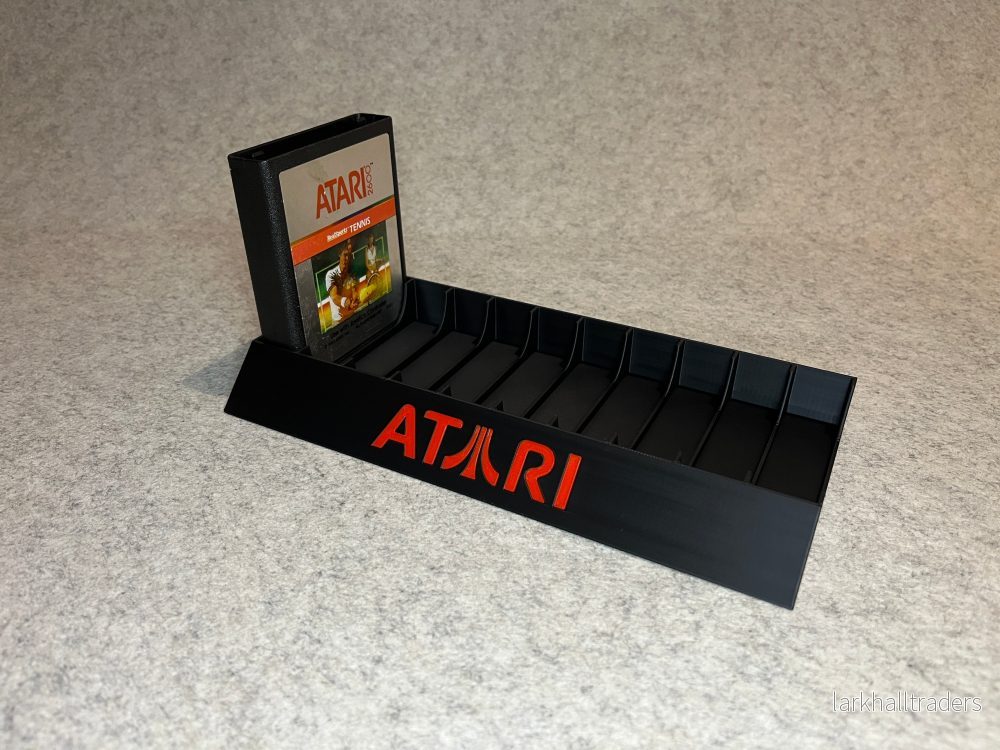 Spelställ för 10 Atari 2600 / 7800-kassetter med Atari-loggan Spelställ för 10 Atari 2600 / 7800-kassetter med Atari-loggan