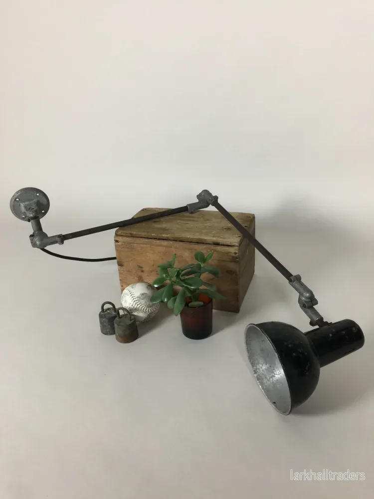 Unik DSB vägglampa från Rijo