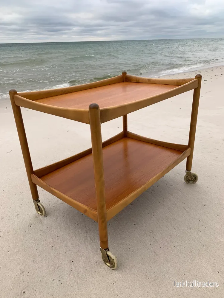 Servus serveringsvagn från Gemla - Designad av Poul Volther på 1950-talet.