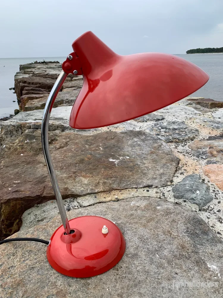 Kaiser Idell 6786 – Original röd