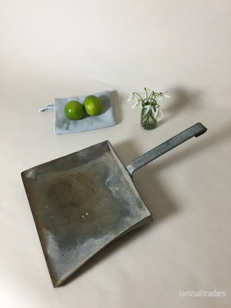 Stor, läcker och rå svepbricka med underbara detaljer. - Bild 2