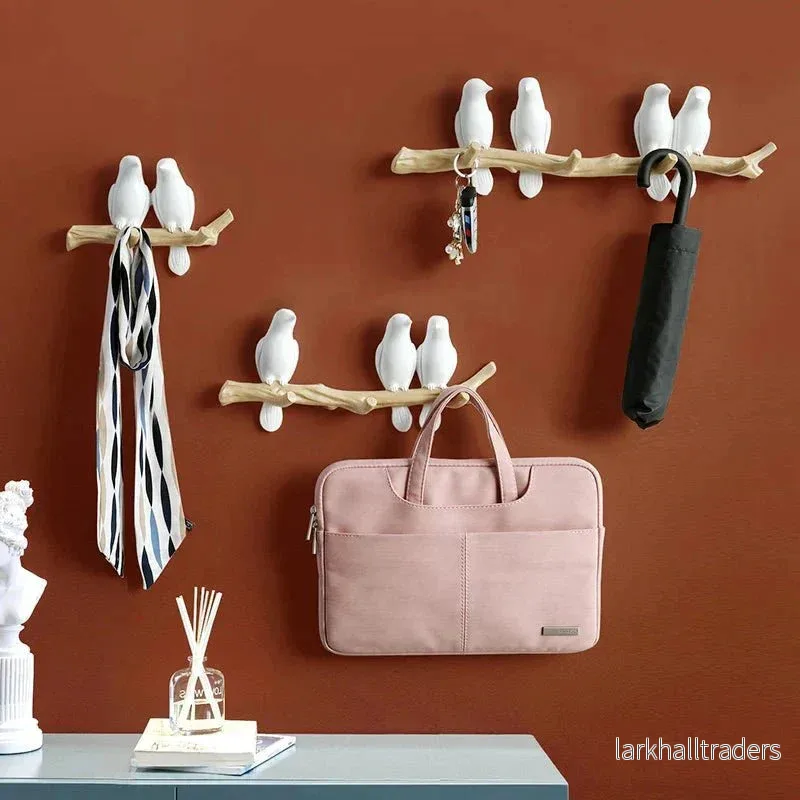 Fågelfröjd – Väggmonterad Trähängare med Naturinspirerad Design - Bild 3
