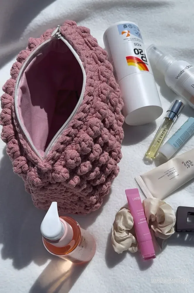 Virkad Bubbliga Necessär, Rosa – Mellan storlek Virkad Bubbliga Necessär, Rosa – Mellan storlek