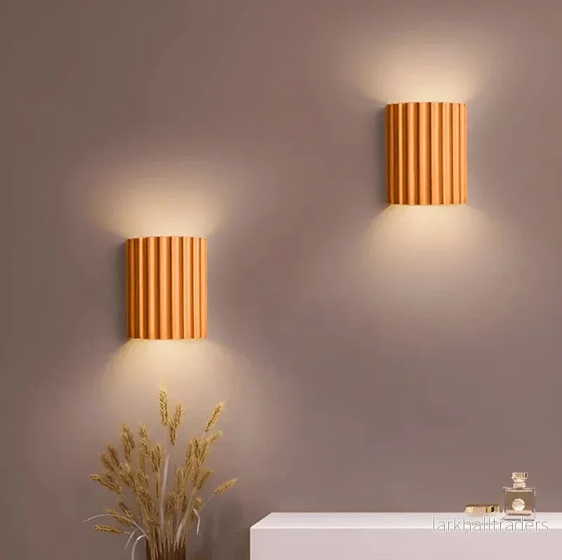 NordStripe – Randig LED Vägglampa i Konstharts med Modern Nordisk Design - Bild 3