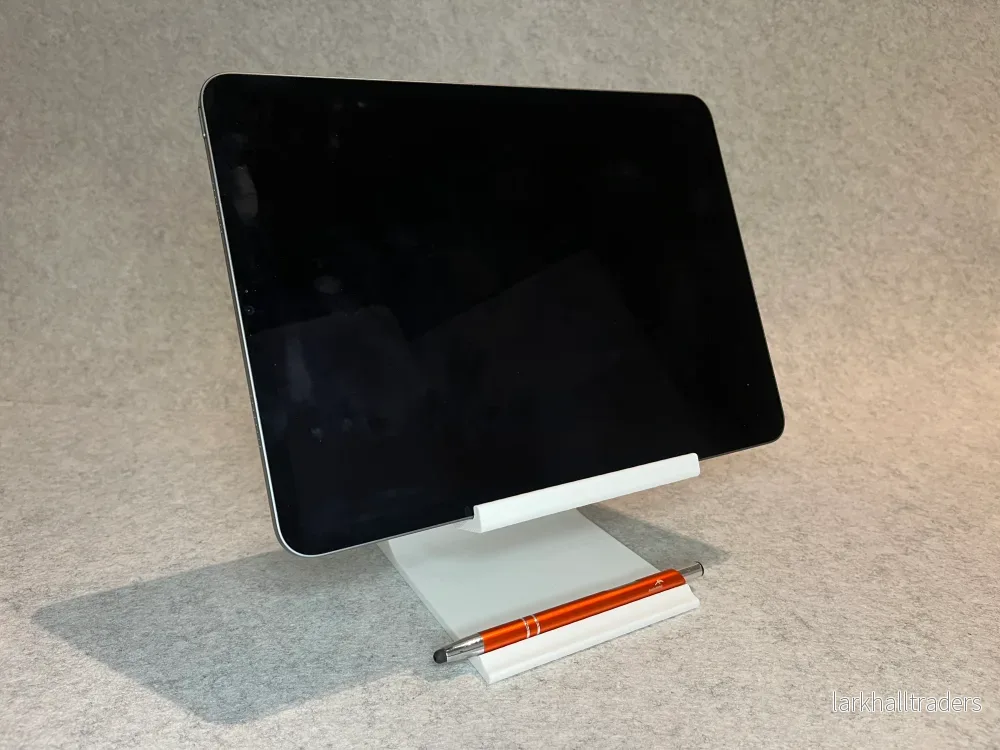 Surfplatteställ / iPad-ställ med pennhållare & kabeluttag - Bild 3