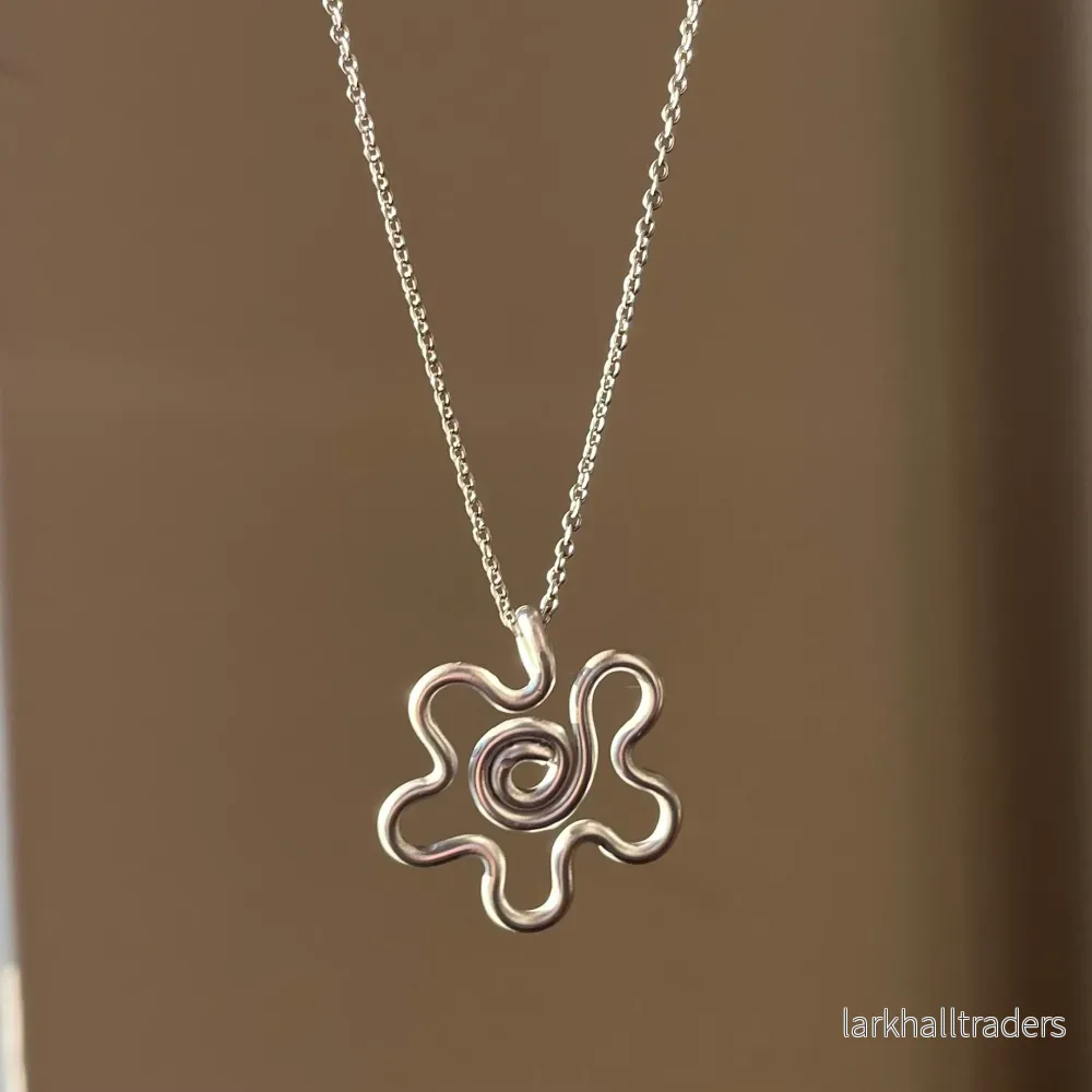 Necklace, Mini flower – Silver