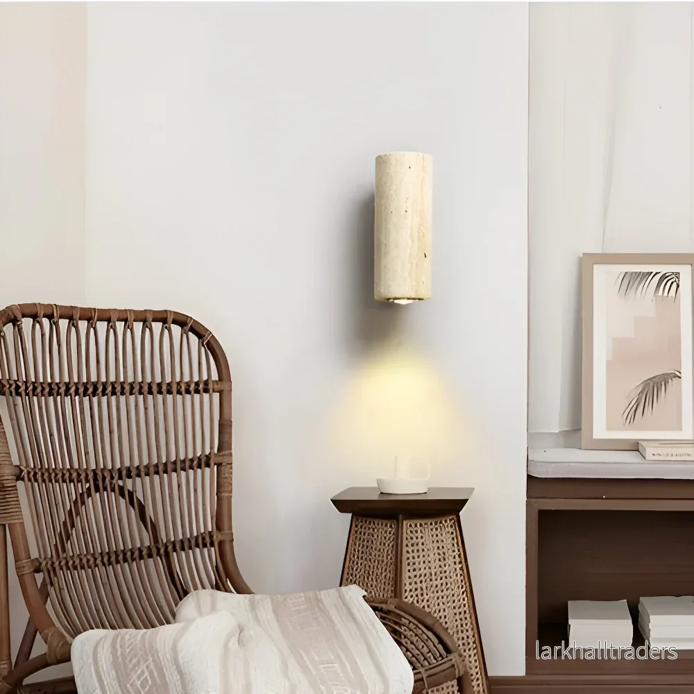 Travano Vägglampa – Vägglampa i Natursten med Travertinmarmor och Träbas - Bild 3