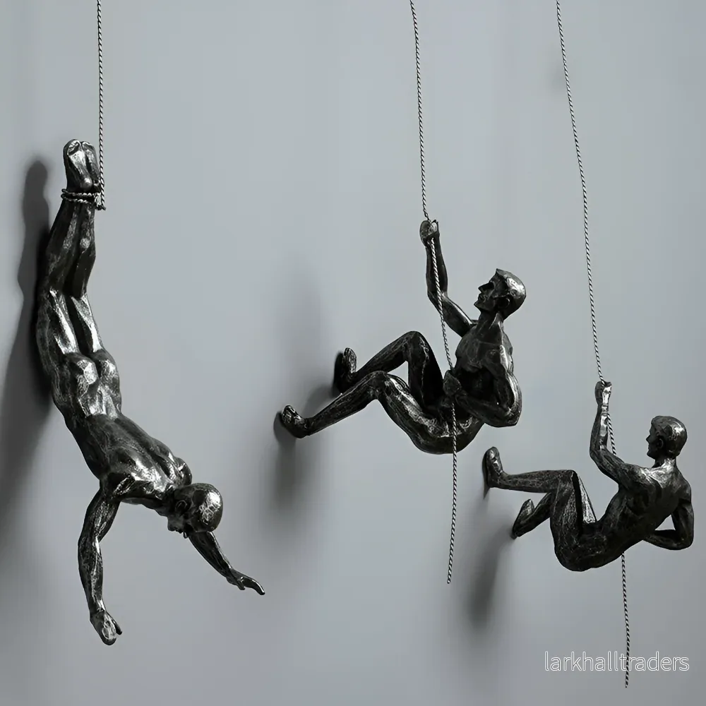 ClimbArt Väggskulptur Set – Kreativt Klättrande Man Motiv i Resin